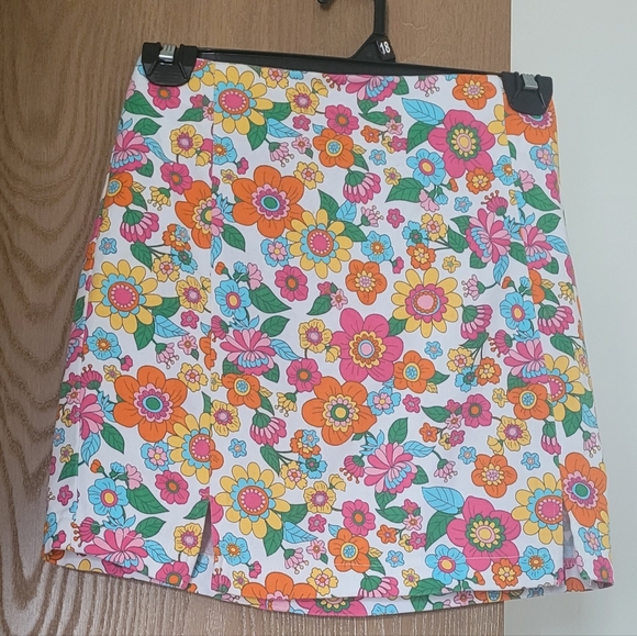Love on a hanger floral skirt 1 - Picture 6 of 12